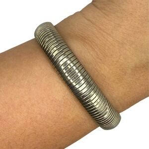 Park Lane Silver Tone Metal Gaspipe Stretch Bracelet Vintage Retro Ribbed Bangle